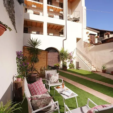 Bougainville San Felice del Benaco