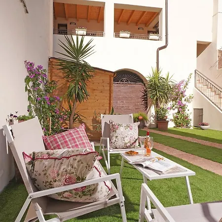 Bougainville Apartment San Felice del Benaco